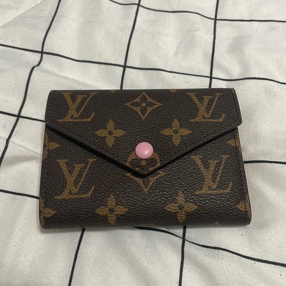 Louis Vuitton Handbags - Louis Vuitton Victorine Wallet in Rose Ballerine